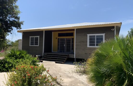 Custom Built Hardwood House for Sale – Ready for Immediate Relocation