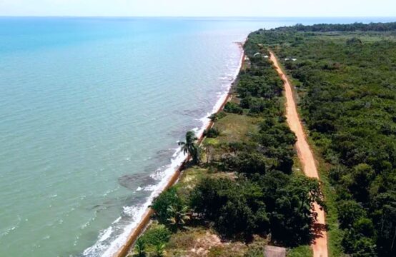 Remax Vip Belize: affodable mayacan beachfront lot