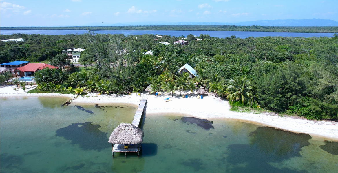 ocean's edge rentals in Belize