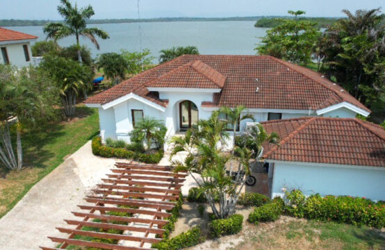 Waterfront home in the Placencia Residences