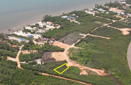 Lowest priced lot in the Placencia Peninsula