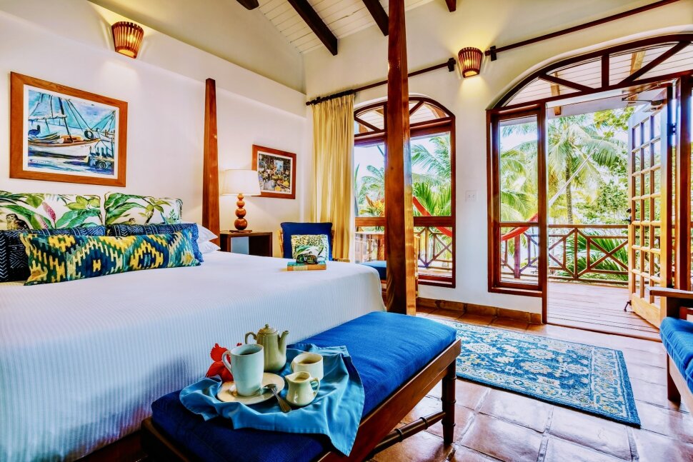 Deluxe bedroom at Hamanasi Belize