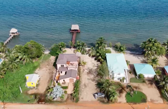 Prime Beachfront Lot in North Hopkins