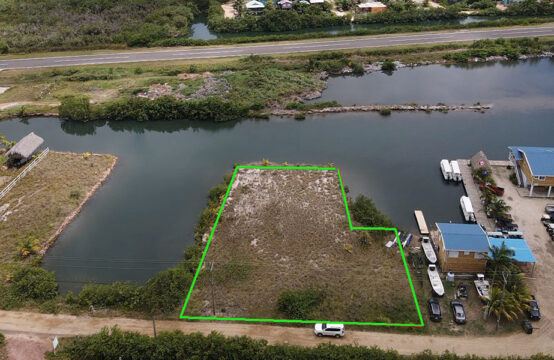 Boater's paradise, lot 4 is an excellent waterfront lot near Placencia airport